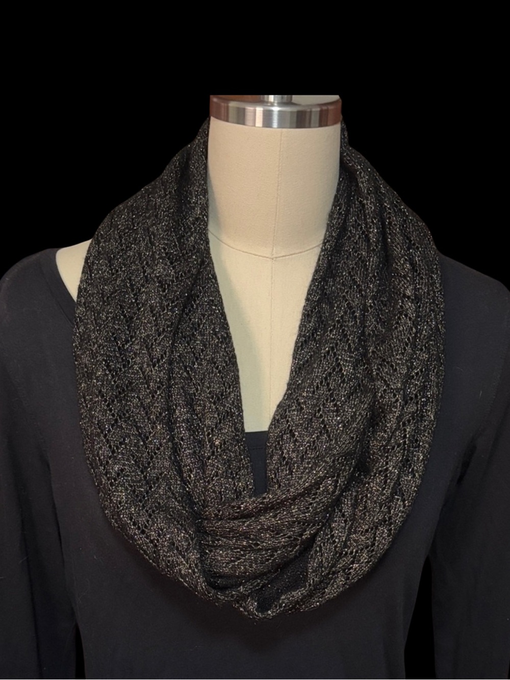 ♾️ Elegant Black and Gold Sparkly Women's Infinity Scarf